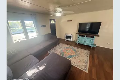 511 W Navasota Street, Groesbeck, TX 76642 - Photo 3