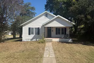 511 W Navasota St, Groesbeck, TX 76642 - Photo 1