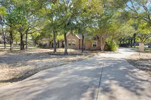 142 Crown Ridge Ct, Fort Worth, TX 76108 - Photo 3