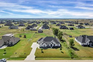 413 Venadito Dr, Godley, TX 76044 - Photo 3