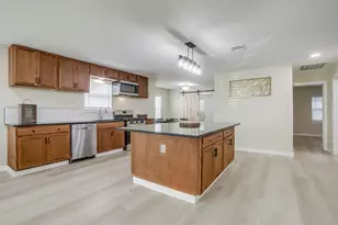 1320 Wayne St, Haltom City, TX 76117 - Photo 9