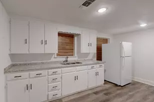 409 W Main St, Whitesboro, TX 76273 - Photo 19