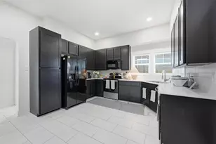 704 W Hull St, Denison, TX 75020 - Photo 9