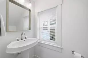 704 W Hull St, Denison, TX 75020 - Photo 17