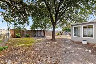2902 Medina Dr, Garland, TX 75041 - Photo 37
