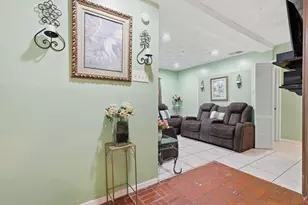 2604 Burning Tree Ln, Irving, TX 75062 - Photo 5