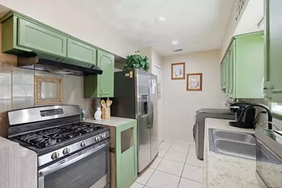 2604 Burning Tree Lane, Irving, TX 75062 - Photo 15