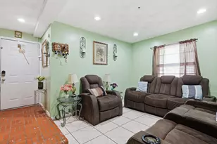 2604 Burning Tree Ln, Irving, TX 75062 - Photo 9