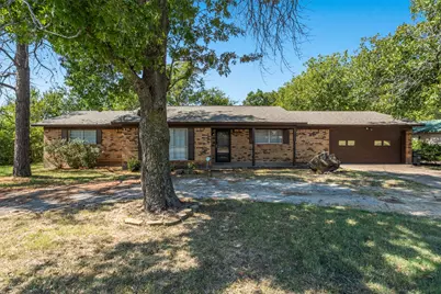 712 Indiana Street, Graham, TX 76450 - Photo 1
