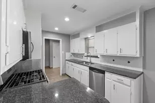 317 E Glendale St, Crowley, TX 76036 - Photo 19