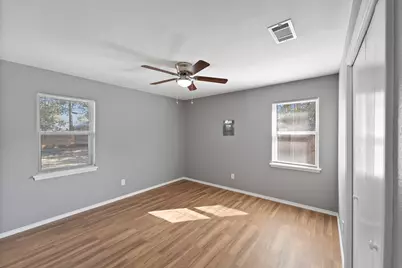 317 E Glendale Street, Crowley, TX 76036 - Photo 11