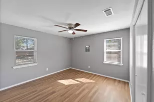 317 E Glendale St, Crowley, TX 76036 - Photo 11