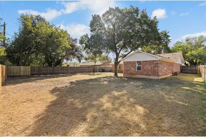 317 E Glendale Street, Crowley, TX 76036 - Photo 27