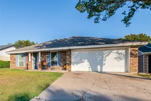5315 Umbrella Pine Ct, Arlington, TX 76018 - Photo 1