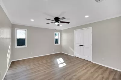 221 N Edgefield Road, Waxahachie, TX 75165 - Photo 9