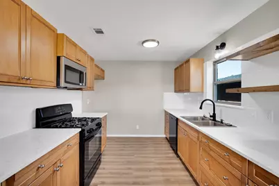 221 N Edgefield Road, Waxahachie, TX 75165 - Photo 5