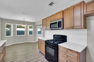 221 N Edgefield Rd, Waxahachie, TX 75165 - Photo 7