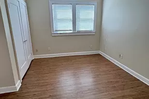 905 N Bishop Ave, Dallas, TX 75208 - Photo 7