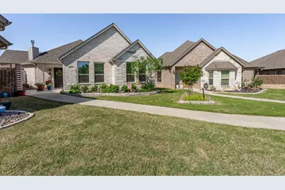 3218 Fountain Way, Granbury, TX 76049 - Photo 3