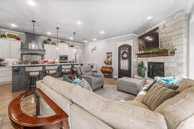 3218 Fountain Way, Granbury, TX 76049 - Photo 7