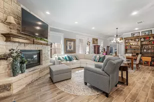 3218 Fountain Way, Granbury, TX 76049 - Photo 5