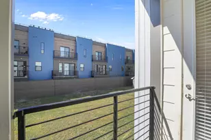 410 W 9th St, Dallas, TX 75208 - Photo 9