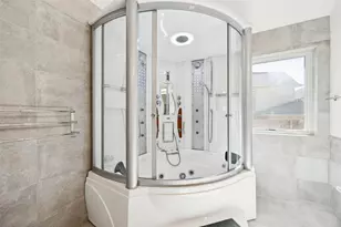 9325 Vista Cir, Irving, TX 75063 - Photo 19