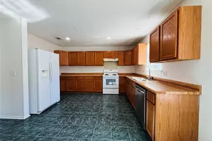 910 Van Zandt St, Paris, TX 75460 - Photo 5