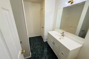 910 Van Zandt St, Paris, TX 75460 - Photo 13