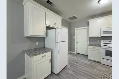 2109 N Elm Street, Denton, TX 76201 - Photo 13