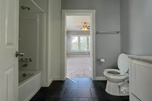 2109 N Elm St, Denton, TX 76201 - Photo 23