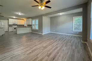 2109 N Elm St, Denton, TX 76201 - Photo 5