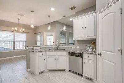 621 Daniel Drive, Burleson, TX 76028 - Photo 17