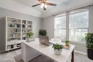 621 Daniel Dr, Burleson, TX 76028 - Photo 33