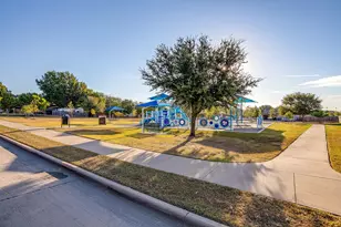 621 Daniel Dr, Burleson, TX 76028 - Photo 39