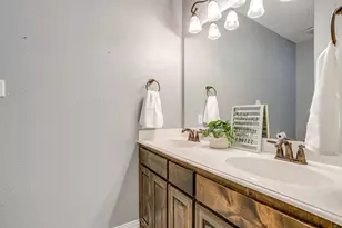 621 Daniel Dr, Burleson, TX 76028 - Photo 29