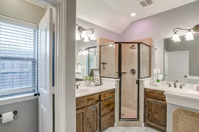 621 Daniel Drive, Burleson, TX 76028 - Photo 25