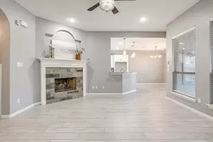 621 Daniel Dr, Burleson, TX 76028 - Photo 9