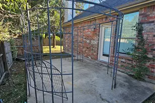 922 Meadow Flower Ln, Garland, TX 75043 - Photo 11