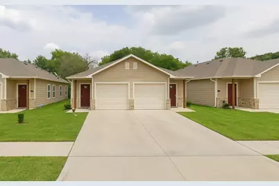 807 S Wilson Street, Kaufman, TX 75142 - Photo 1