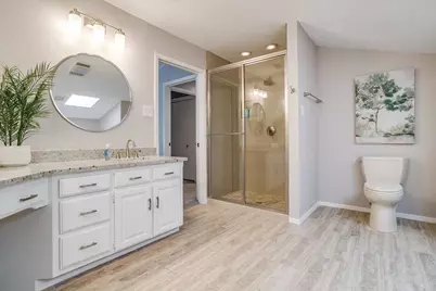 816 Glenview Drive, Irving, TX 75061 - Photo 15