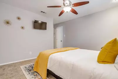 816 Glenview Drive, Irving, TX 75061 - Photo 23