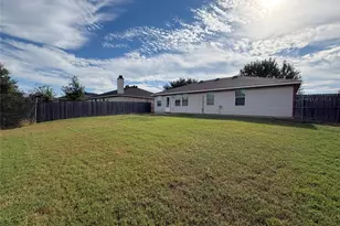 325 Indian Blanket Dr, Burleson, TX 76028 - Photo 19