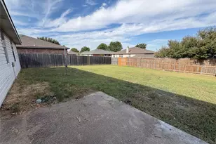 325 Indian Blanket Dr, Burleson, TX 76028 - Photo 17