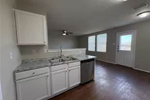 325 Indian Blanket Dr, Burleson, TX 76028 - Photo 7