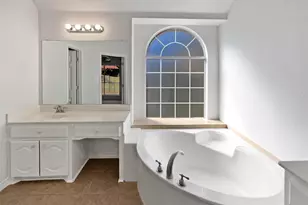 7108 Brekenridge Dr, Fort Worth, TX 76179 - Photo 7