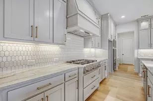 1421 Hidden Cv Dr, Lakewood Village, TX 75068 - Photo 11