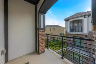 8256 Milroy Ln, Dallas, TX 75231 - Photo 31