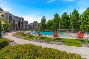 8256 Milroy Ln, Dallas, TX 75231 - Photo 35