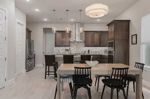 8256 Milroy Ln, Dallas, TX 75231 - Photo 17